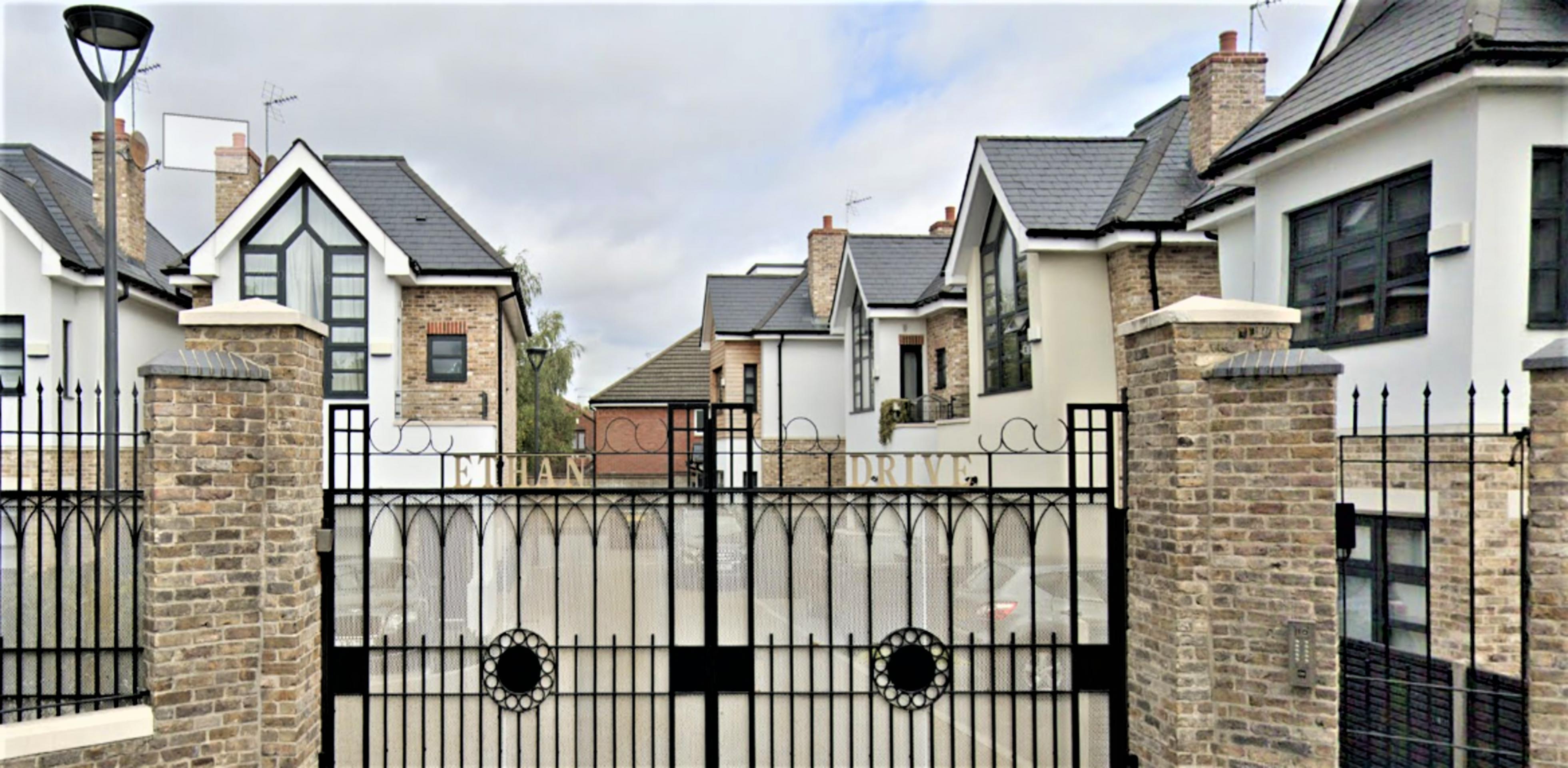 			2 Bedroom, 1 bath, 1 reception Flat			 East End Road, EAST FINCHLEY N2 N2